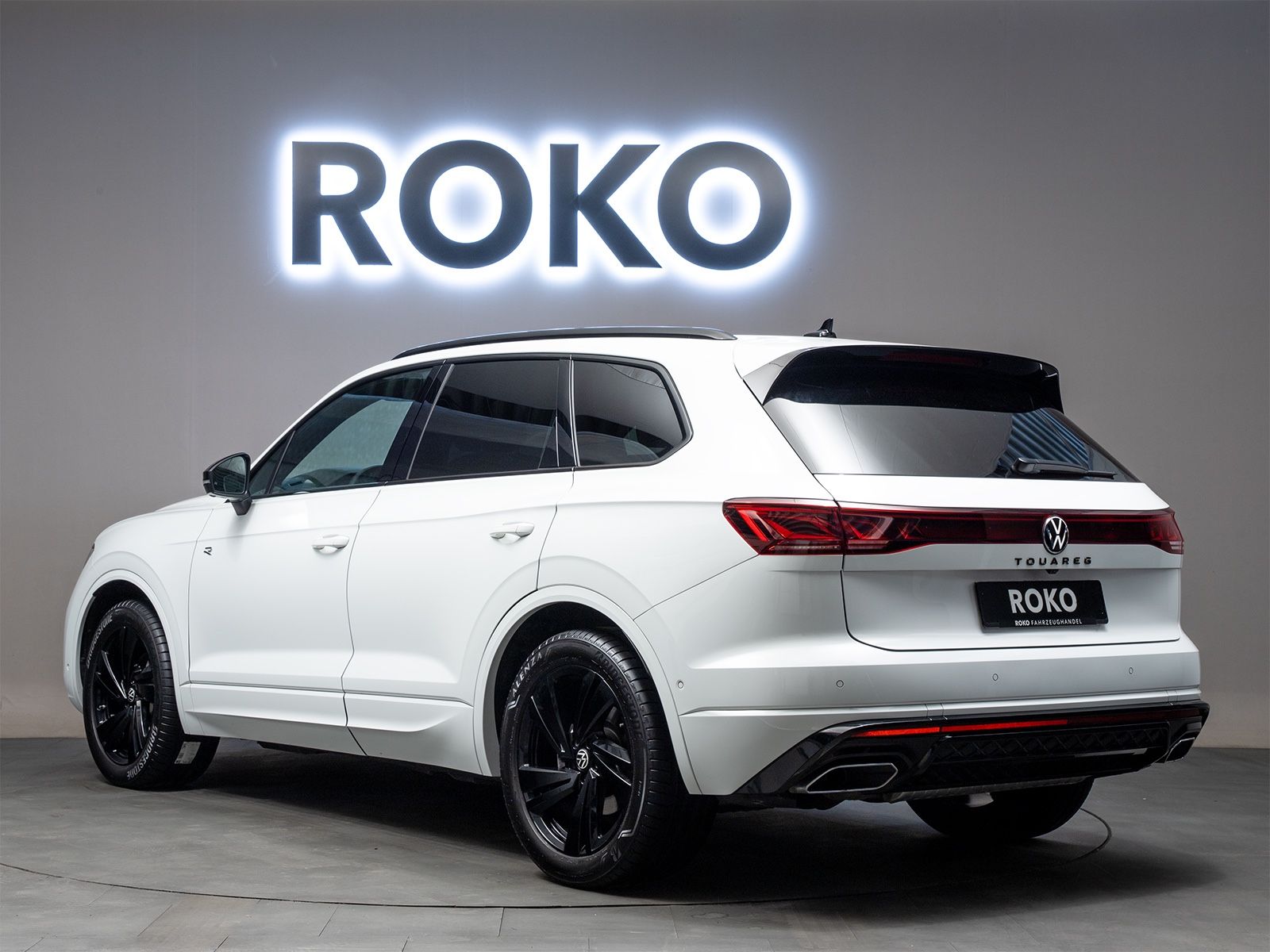Volkswagen Touareg R-Line - Samsaru's Car Outlet