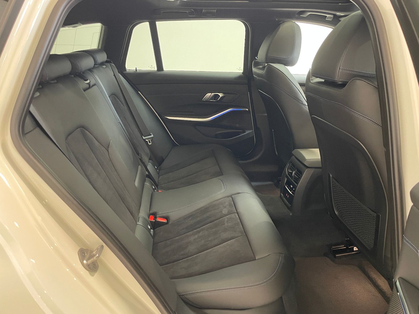 BMW 320d M Sport - Samsaru's Car Outlet