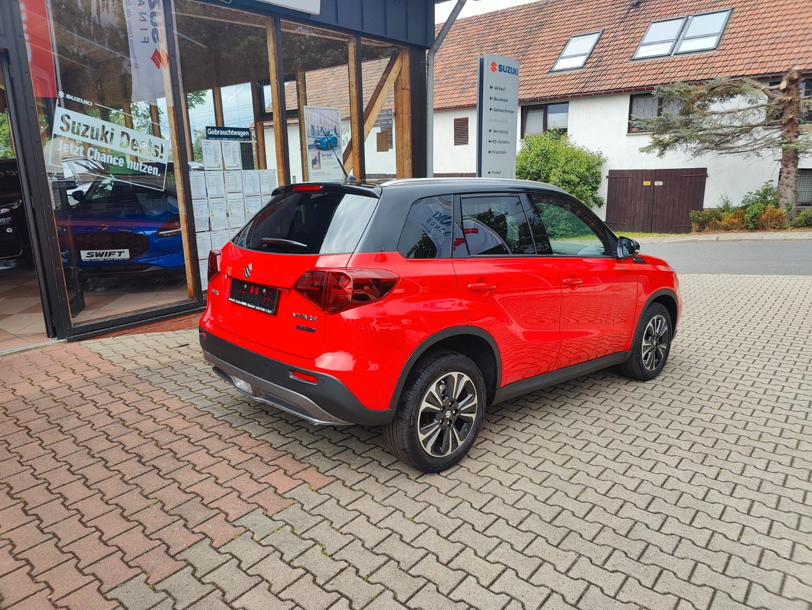 Suzuki Vitara 1.5 DUALJET Hybrid Comfort+ AGS Allgrip - Samsaru's Car Outlet