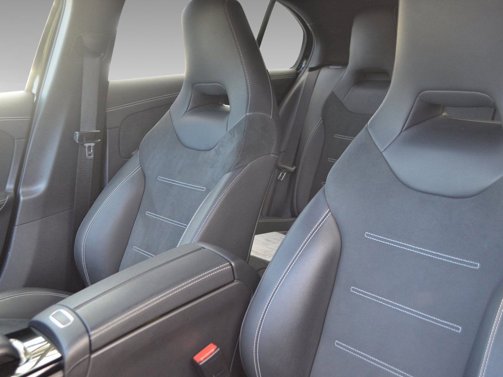 Mercedes-Benz A-Klass AMG LINE - Samsaru's Car Outlet