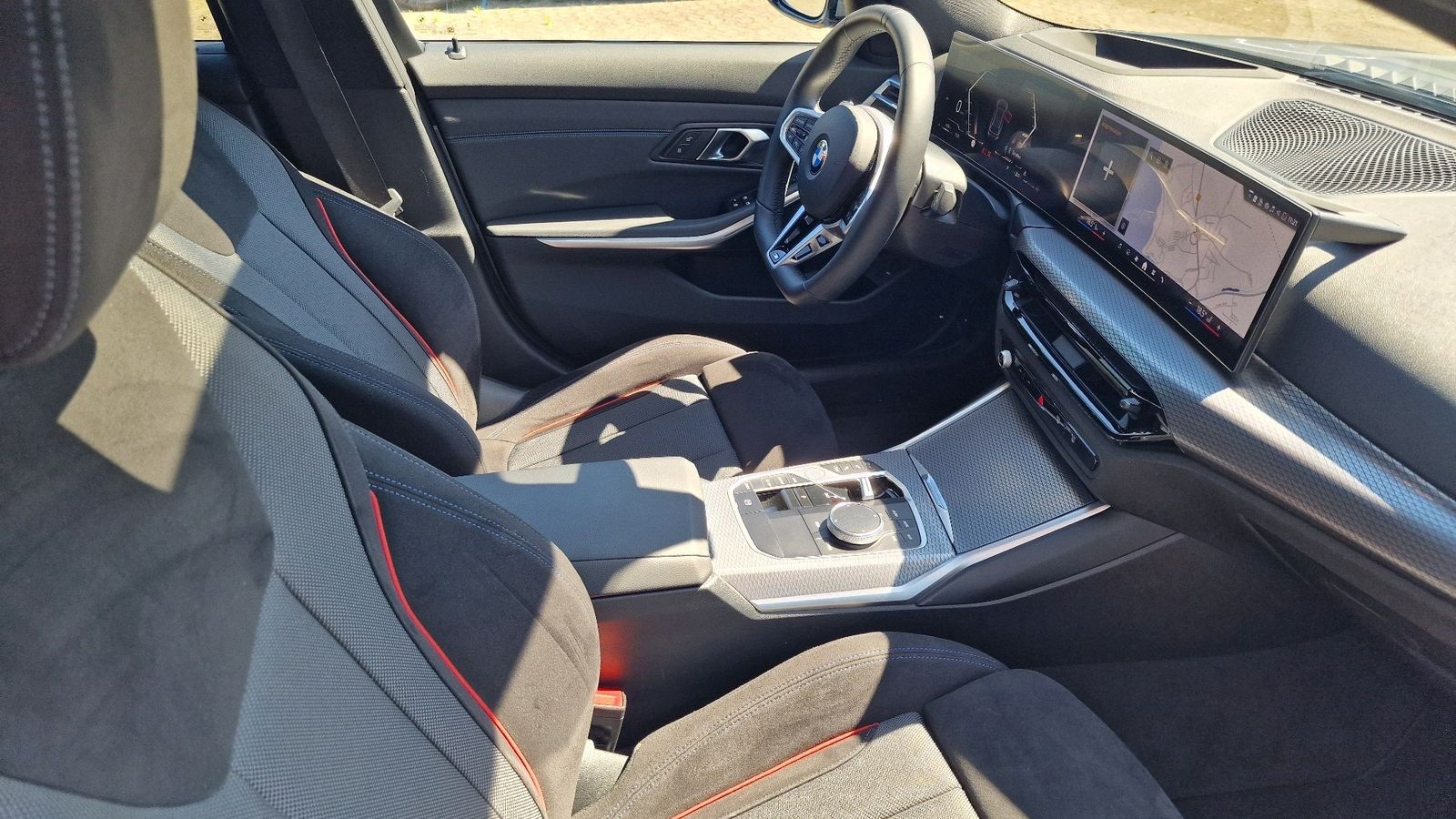 BMW 330i xDrive M Sportpaket Head-Up HiFi DAB LED
