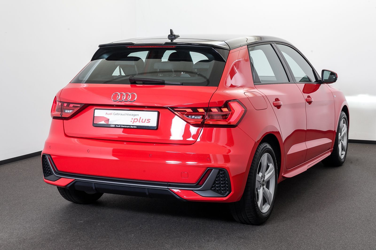 Audi A1 Sportback S line 30 TFSI S tr. - Samsaru's Car Outlet