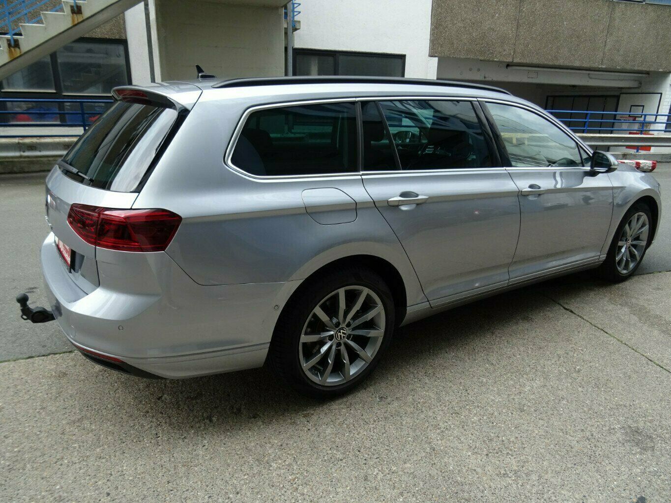 Volkswagen Passat Variant 2.0 TDI Autom - Samsaru's Car Outlet