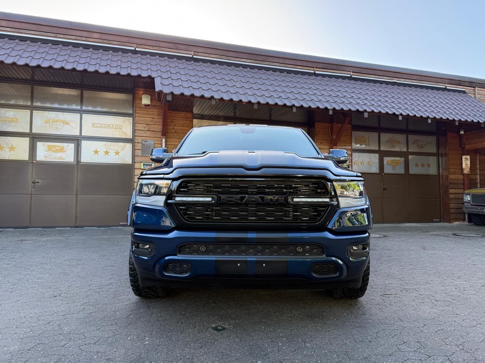 Dodge V8*4X4*PANO*12"RADIO*El.-TRITT*AHK*NAVI*GARANTIE