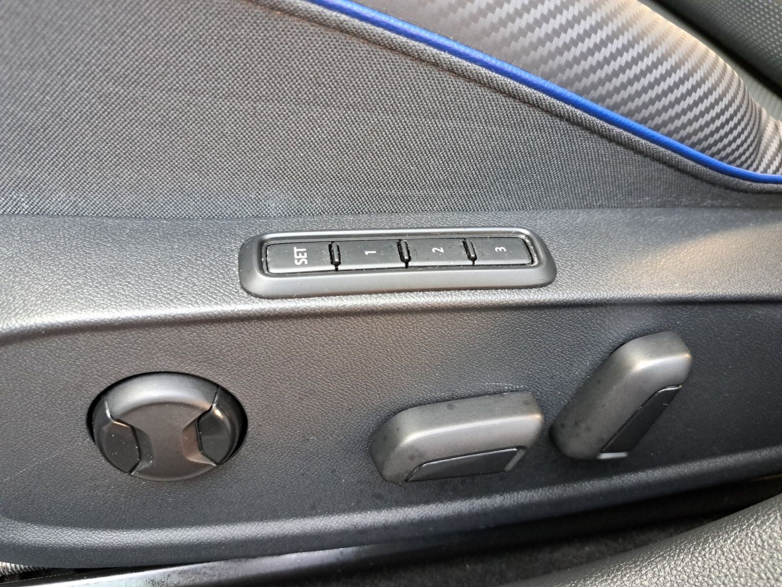 Volkswagen Golf R Performance 2.0 TSI 4Motion DSG PANO MATR