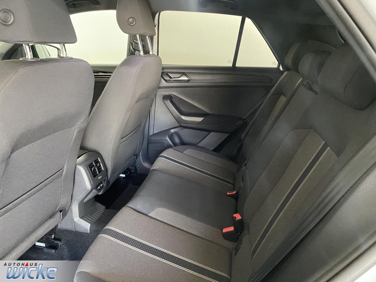Volkswagen T-Roc 1.5 TSI Style - Samsaru's Car Outlet