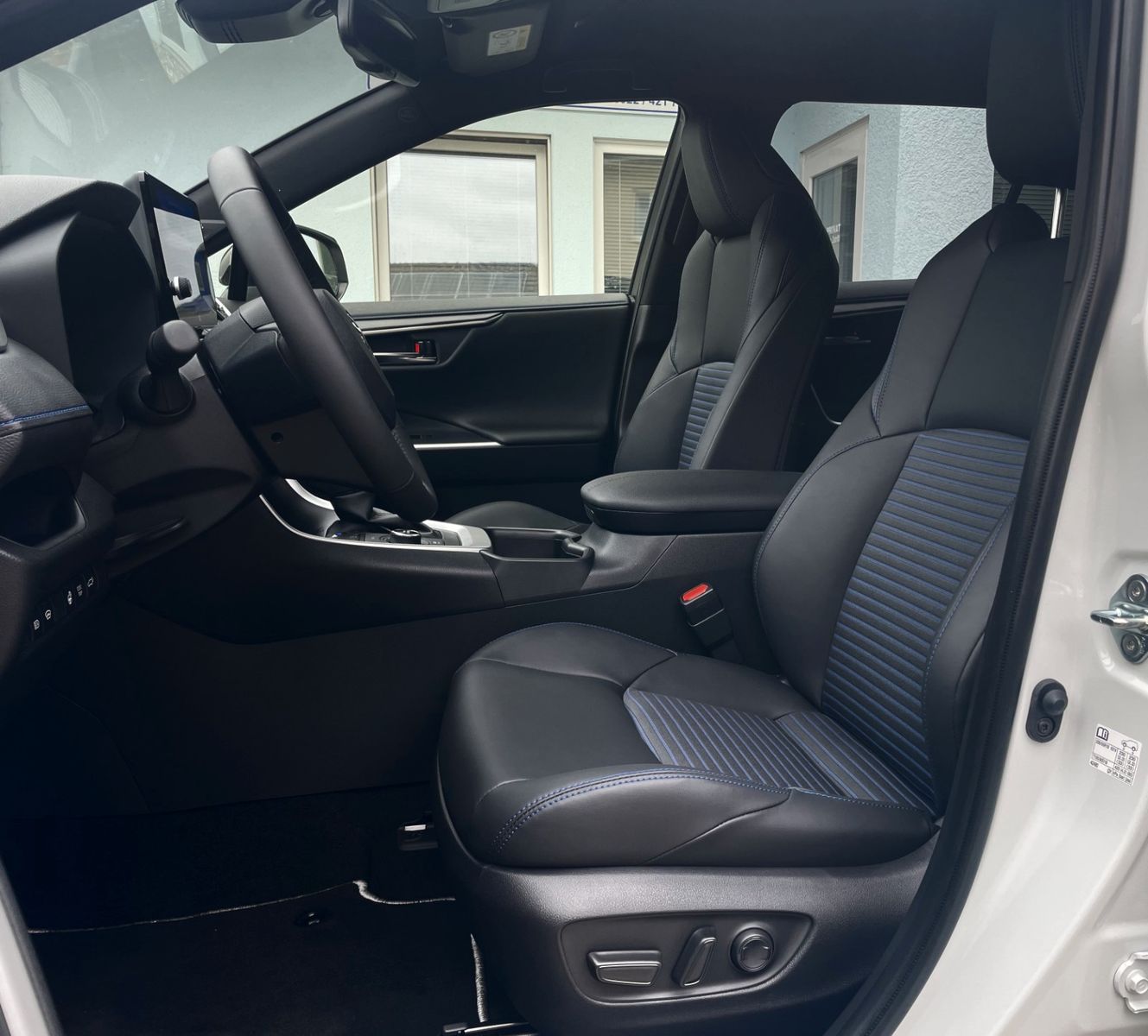 Toyota RAV 4 2.5 Style 4X4 FACELIFT LED NAVI JBL KAMERA