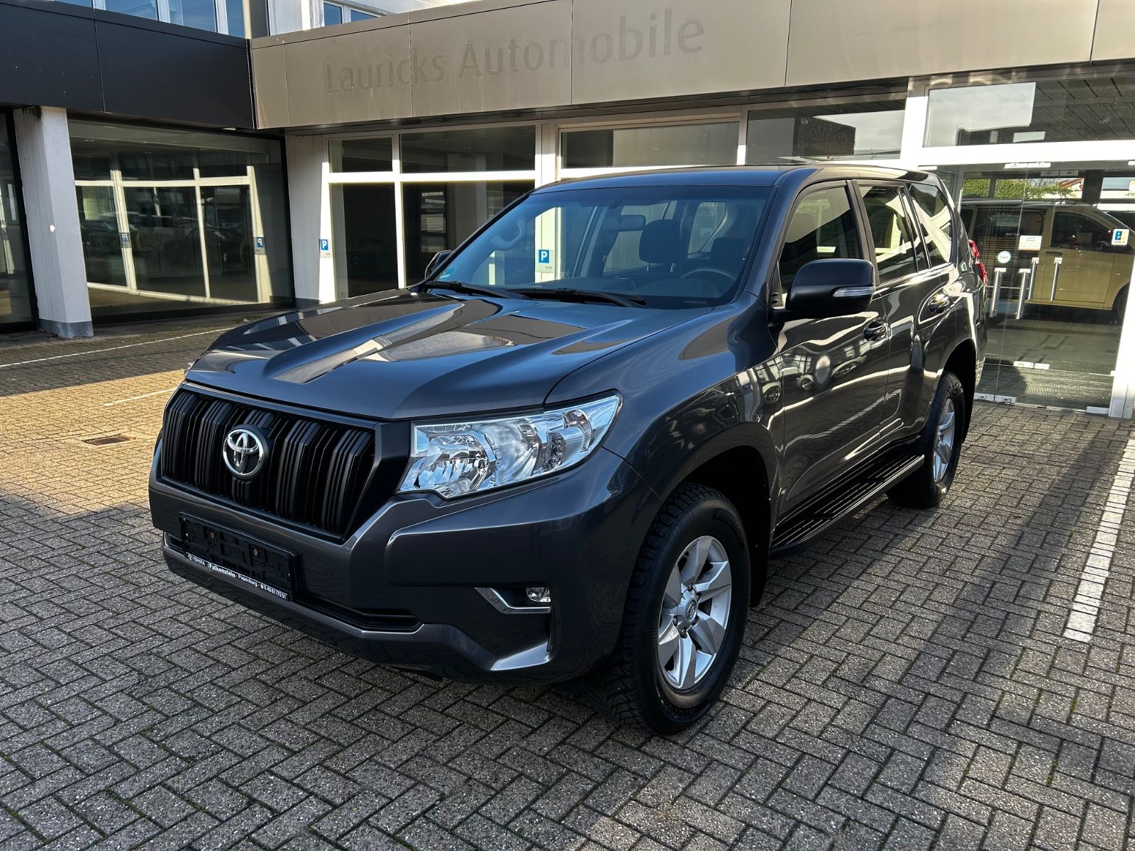 Toyota Land Cruiser 2.8 D-4D Comfort Automatik LED Navi