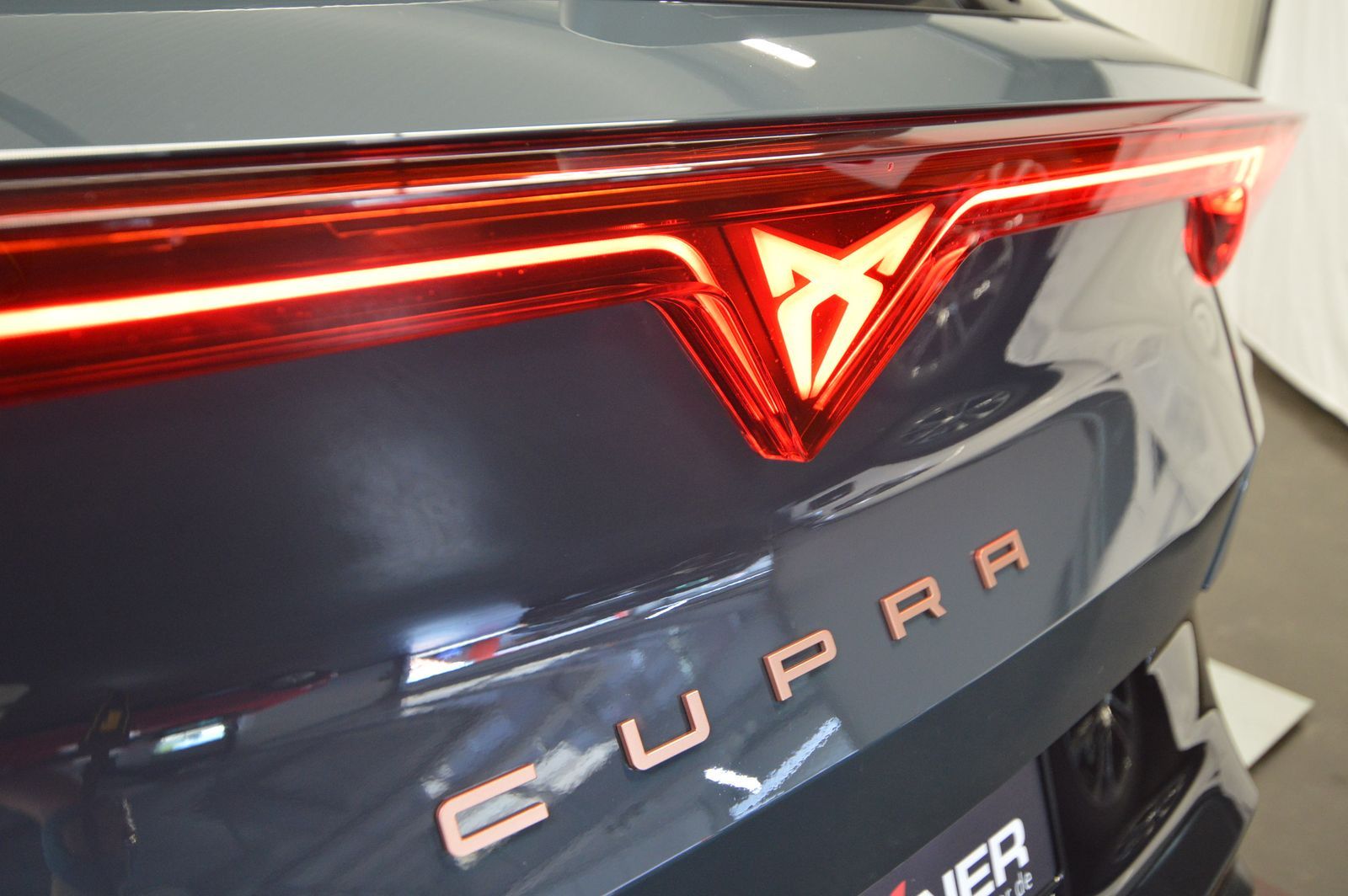 Cupra Formentor 1.5 e-Hybrid - Samsaru's Car Outlet
