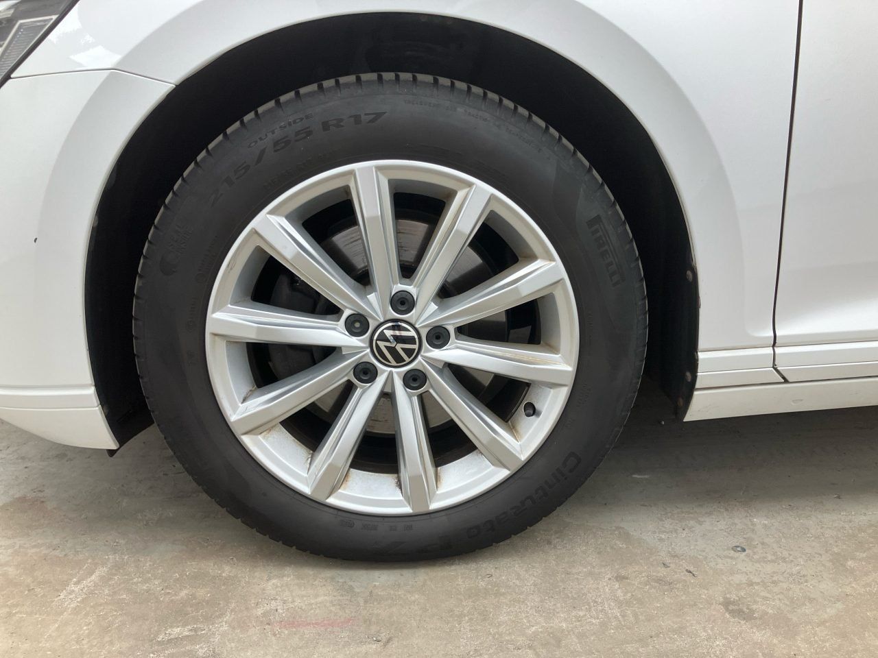 Volkswagen Passat Variant 2.0 TDI Business - Samsaru's Car Outlet
