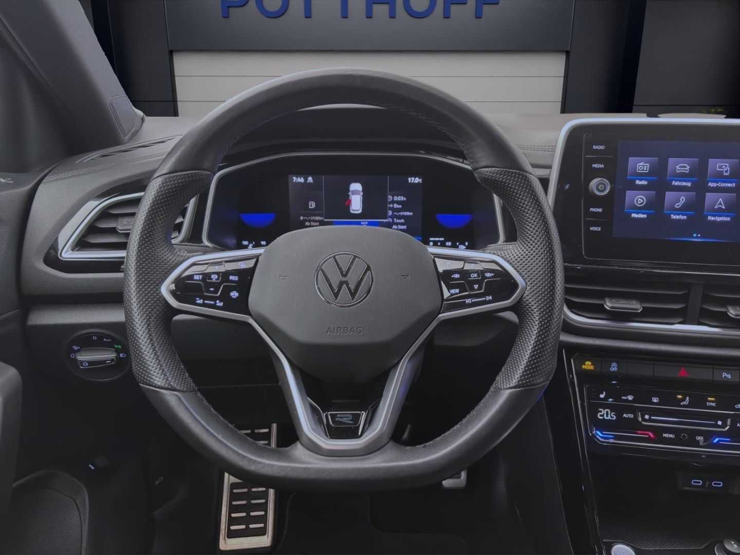Volkswagen T-Roc 1.0 TSI R-LINE - Samsaru's Car Outlet