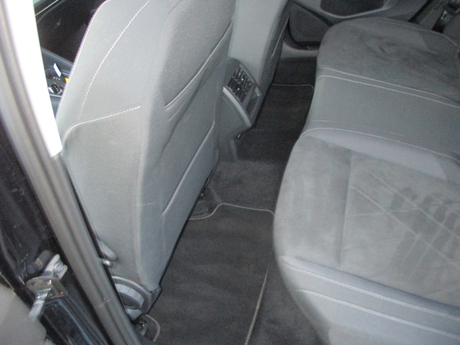 Volkswagen Golf 8 2.0 TDI DSG Life - Samsaru's Car Outlet