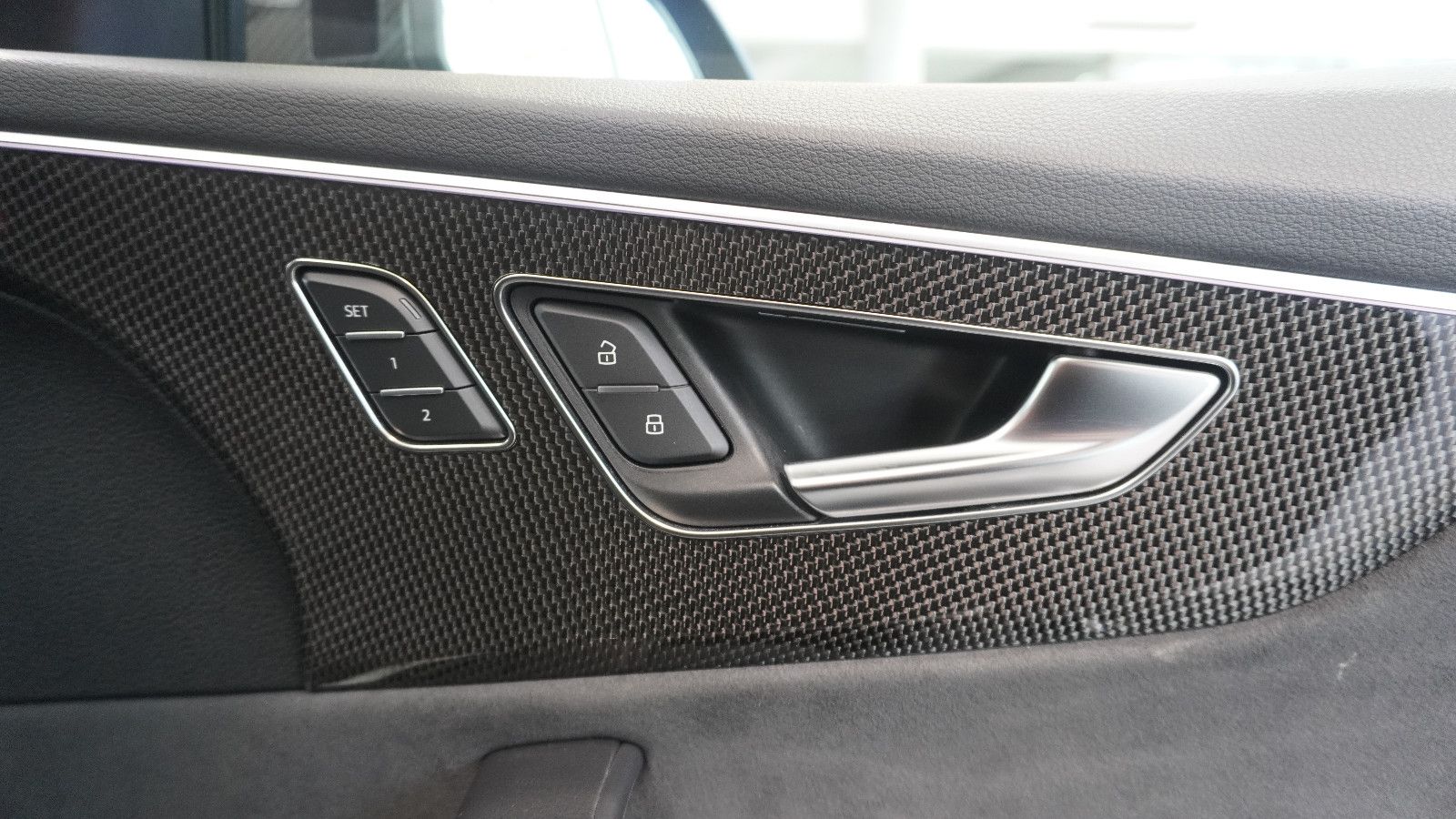 Audi Q8 50 TDI S-LINE*COMPETITION-PLUS*LUFT*CARBON*22