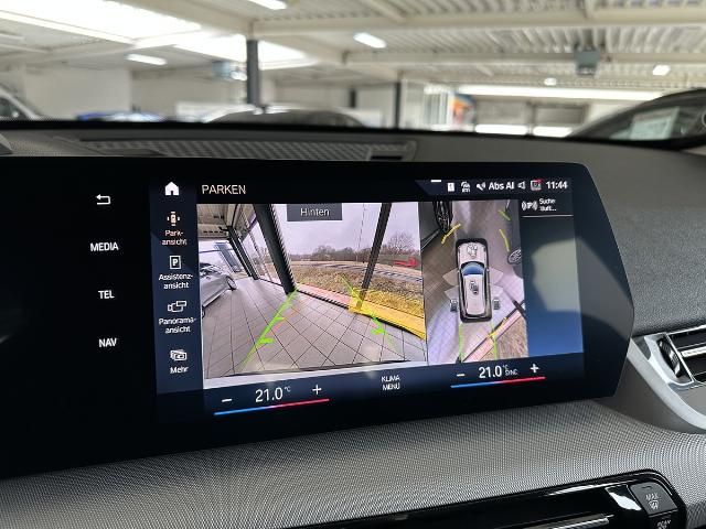 BMW X1 xDrive23i - Samsaru's Car Outlet