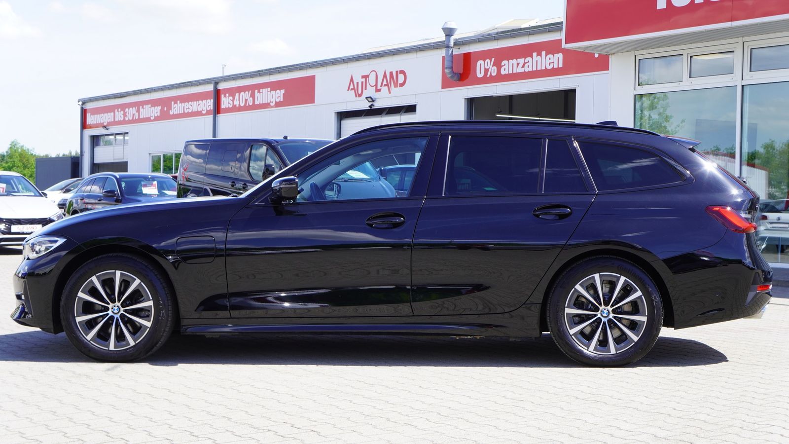 BMW 320e Touring xDrive Sport Line - Samsaru's Car Outlet