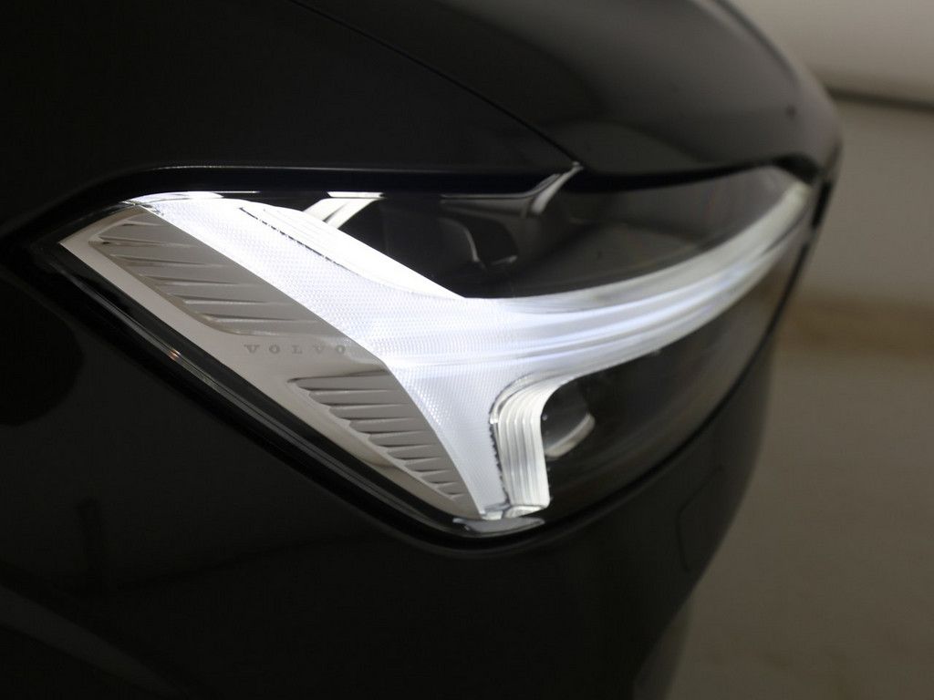 Volvo XC60 T8 AWD Ultra Dark HUD AHK STANDHZ 360° PANO