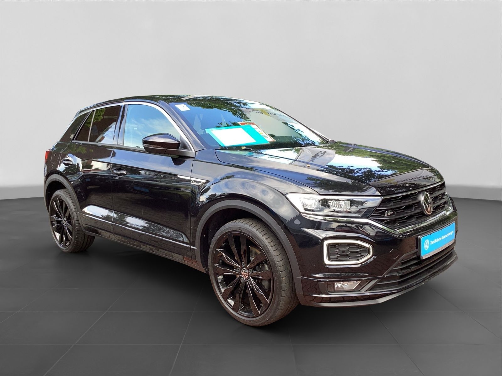 Volkswagen T-Roc 1.5 TSI DSG R-LINE - Samsaru's Car Outlet
