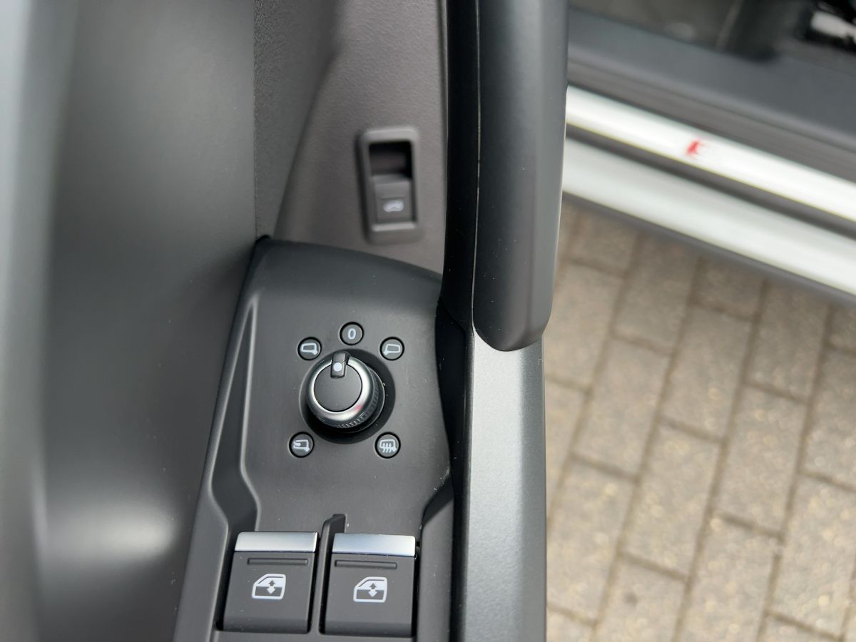 Audi Q3 45 TFSI quattro S-line - Samsaru's Car Outlet