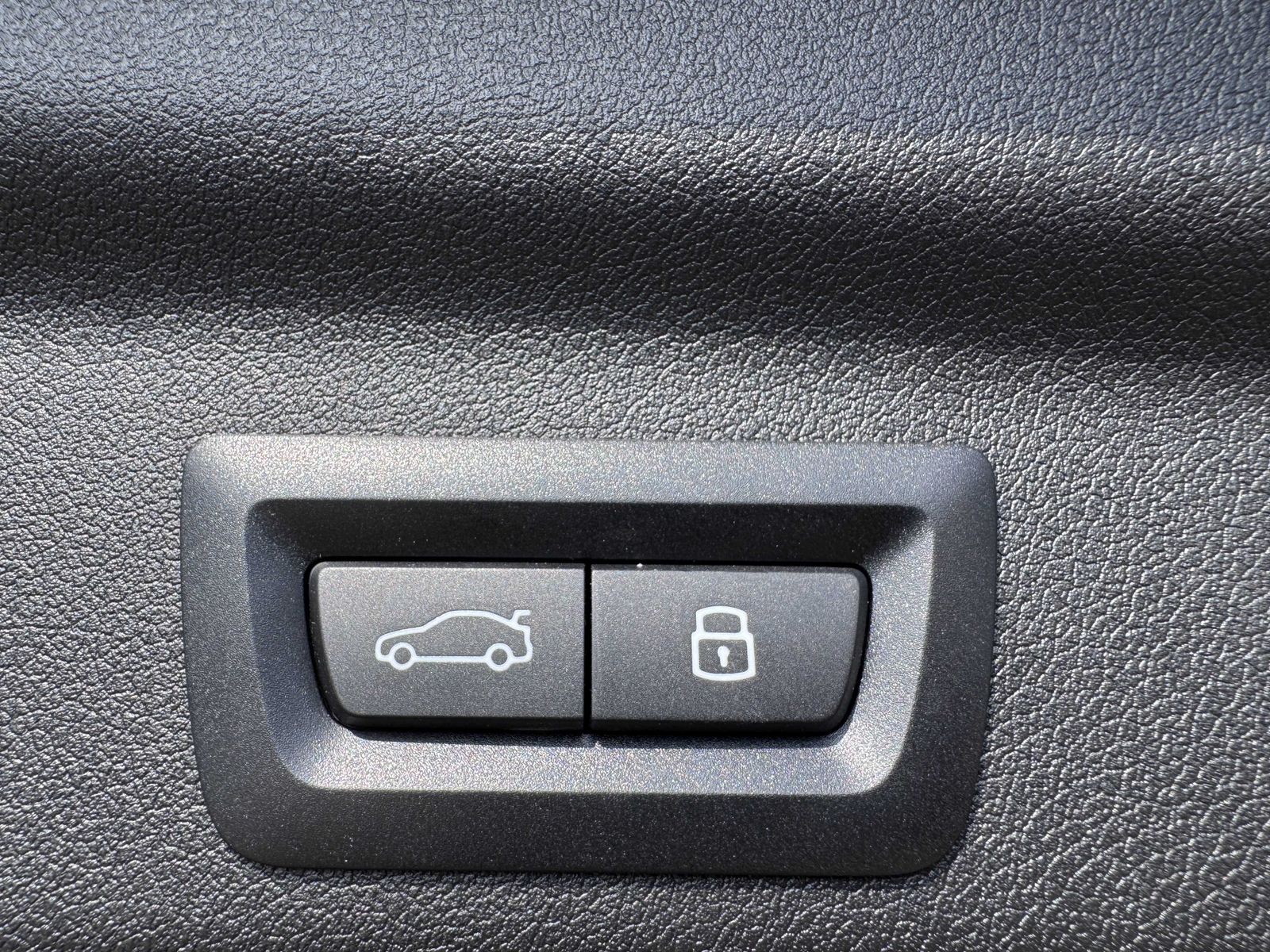 BMW X1 xDrive20d xLine - Samsaru's Car Outlet