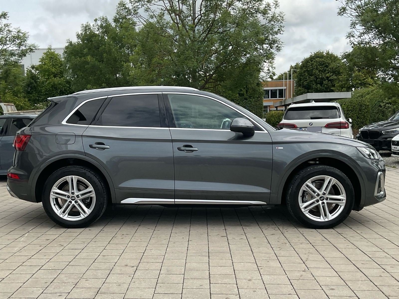 Audi Q5 40 TDI quattro S line - Samsaru's Car Outlet