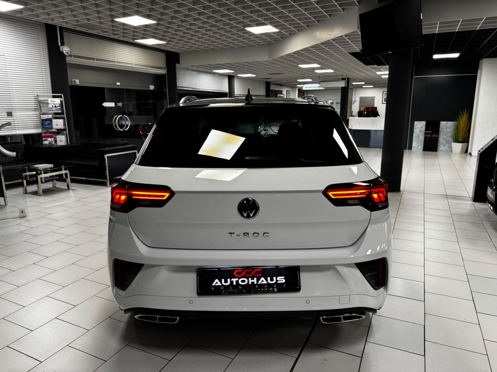 Volkswagen T-ROC 2.0TDI R-Line - Samsaru's Car Outlet