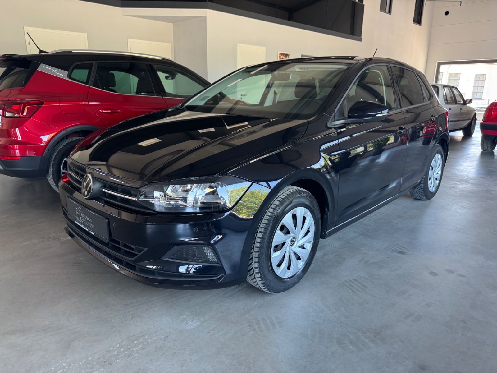 Volkswagen Polo VI 1.0 TSI Comfortline - Samsaru's Car Outlet