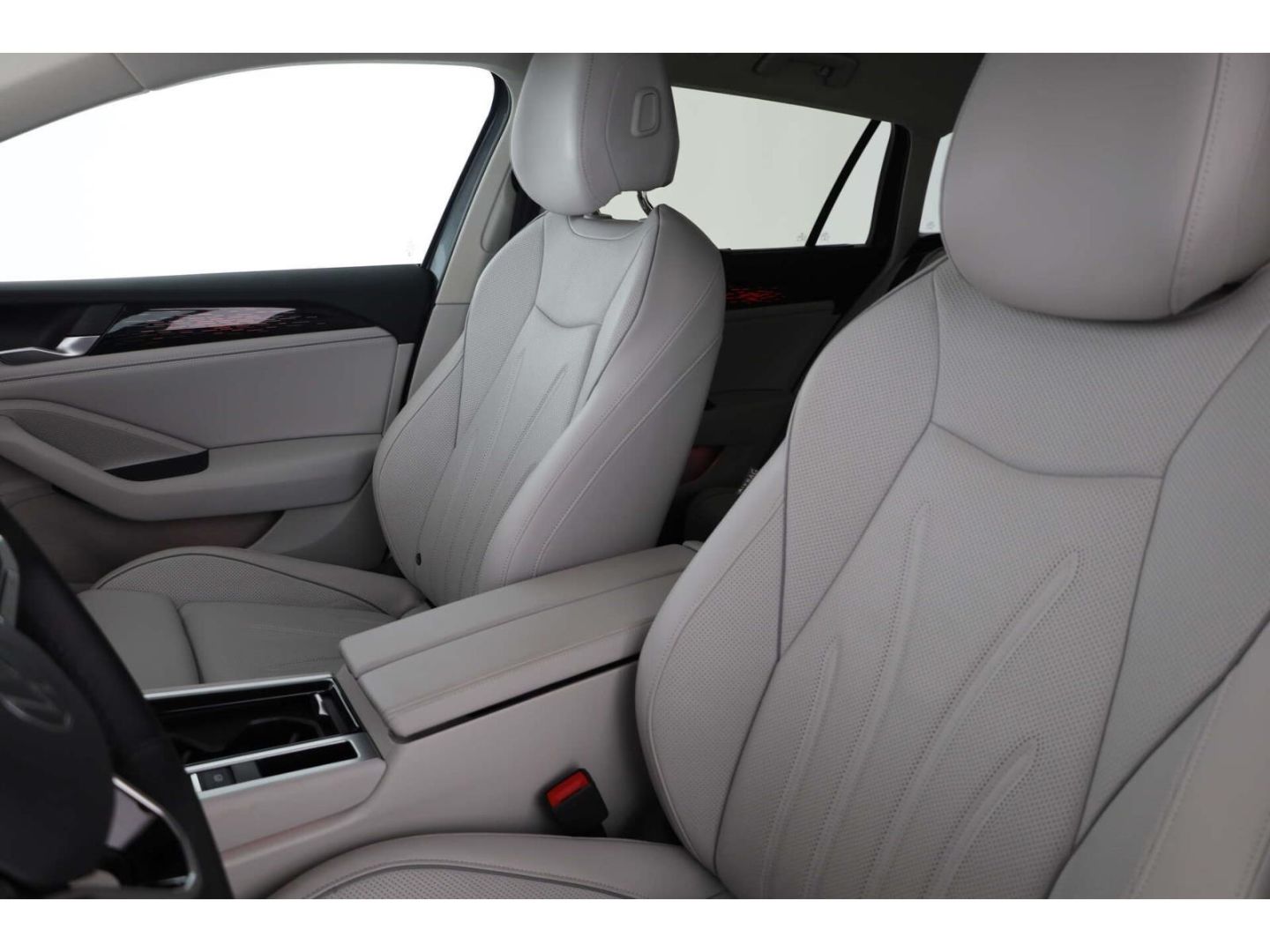 Volkswagen Passat 1.5 eHybrid Elegance DSG AHK/Matrix/NAV