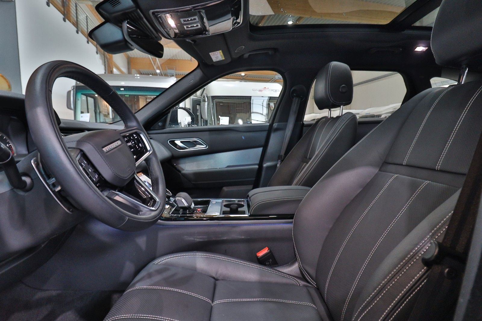 Range Rover Velar 300 R-Dynamic SE - Samsaru's Car Outlet
