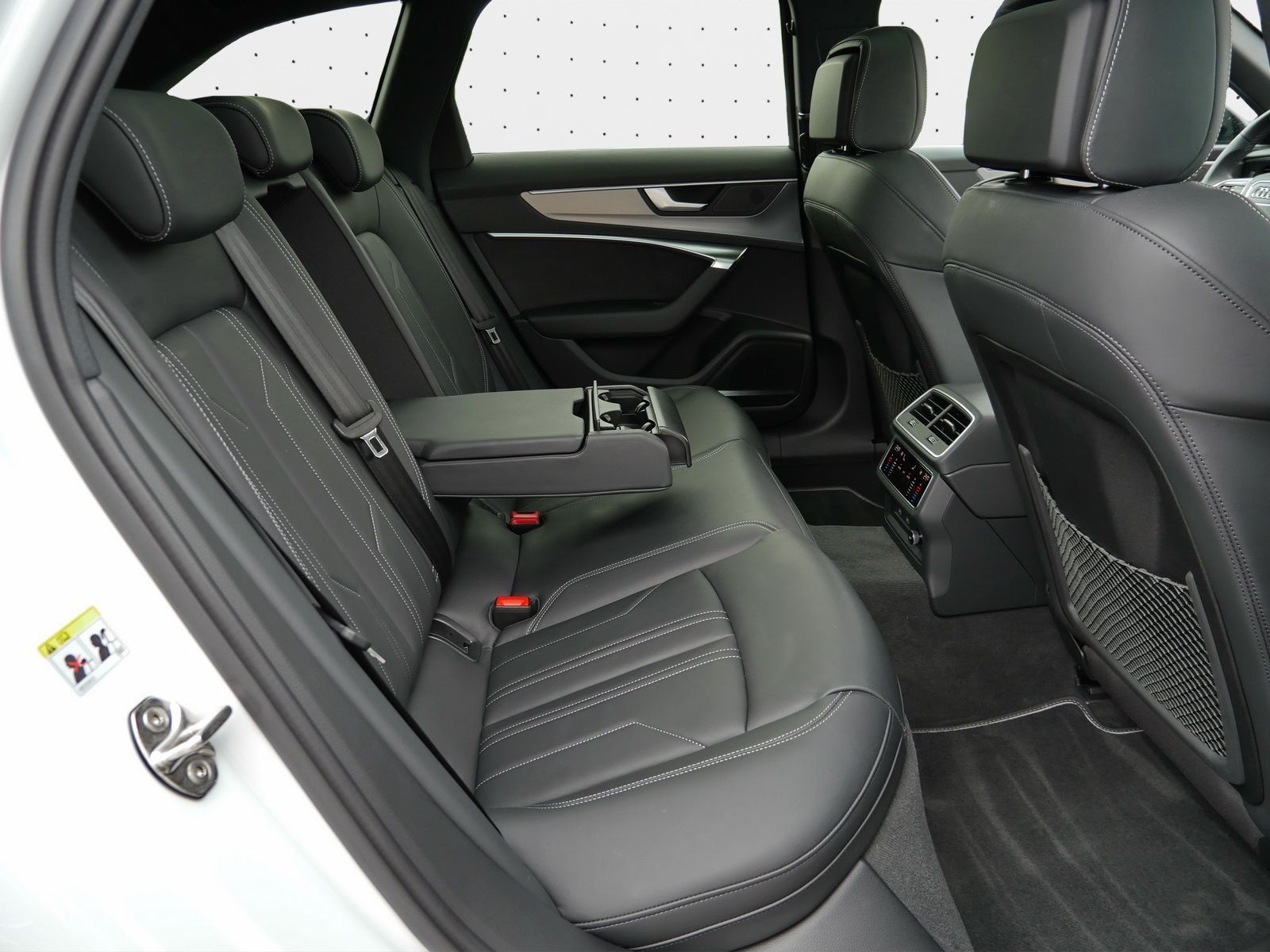 Audi A6 Avant 55 TFSI e qu. S line - Samsaru's Car Outlet