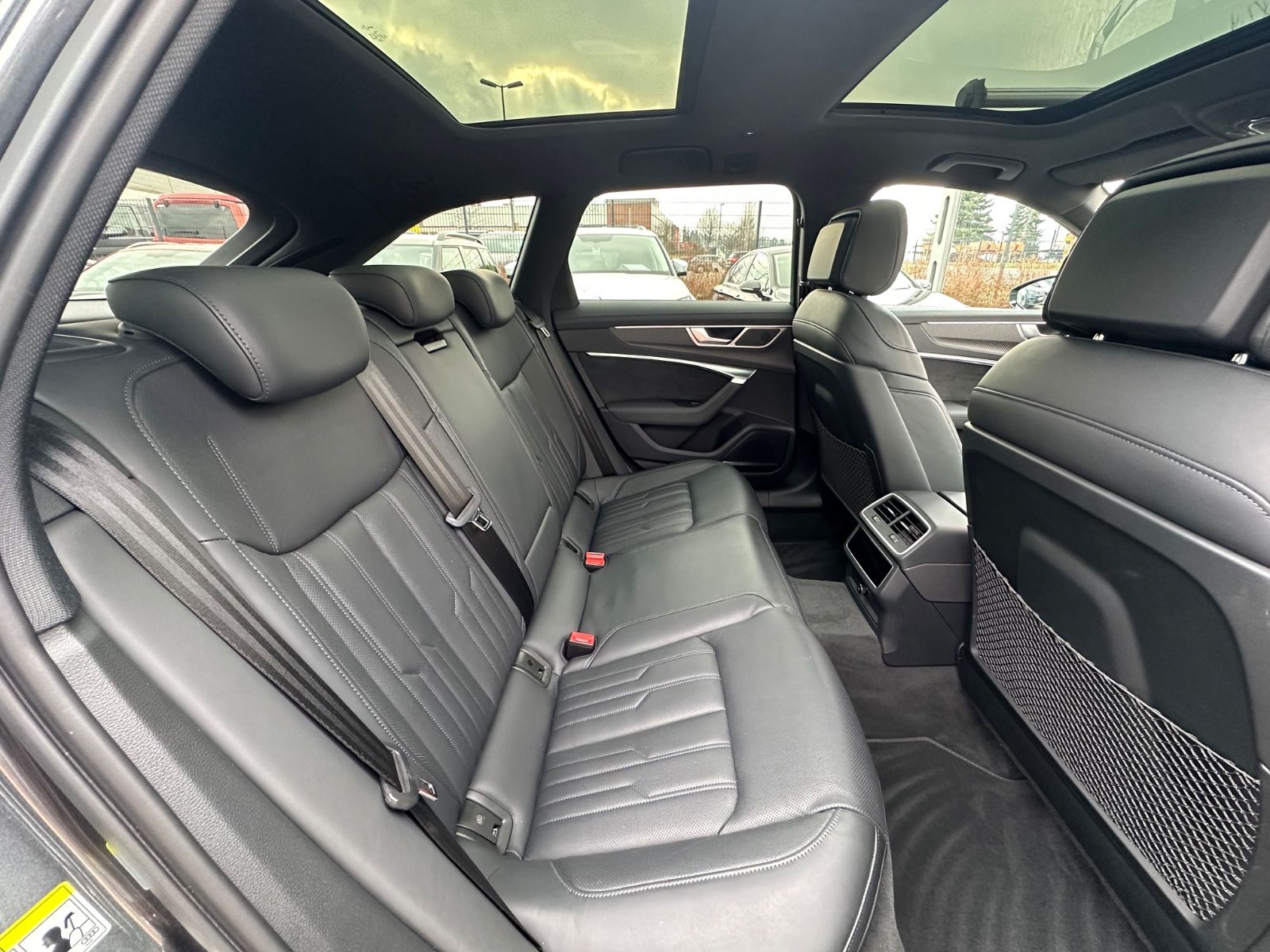 Audi RS6 Avant 4.0 TFSI quattro Panoramadach/22"/HUD