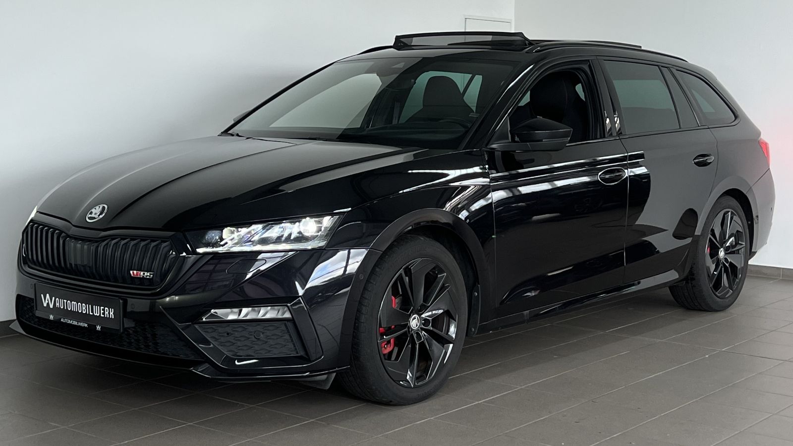 Skoda Octavia Combi RS First Edition - Samsaru's Car Outlet