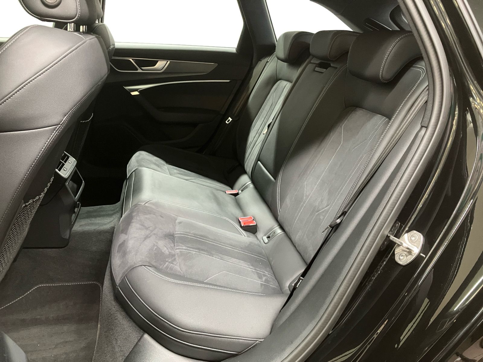 Audi A6 Avant 45 TDI quattro S line - Samsaru's Car Outlet