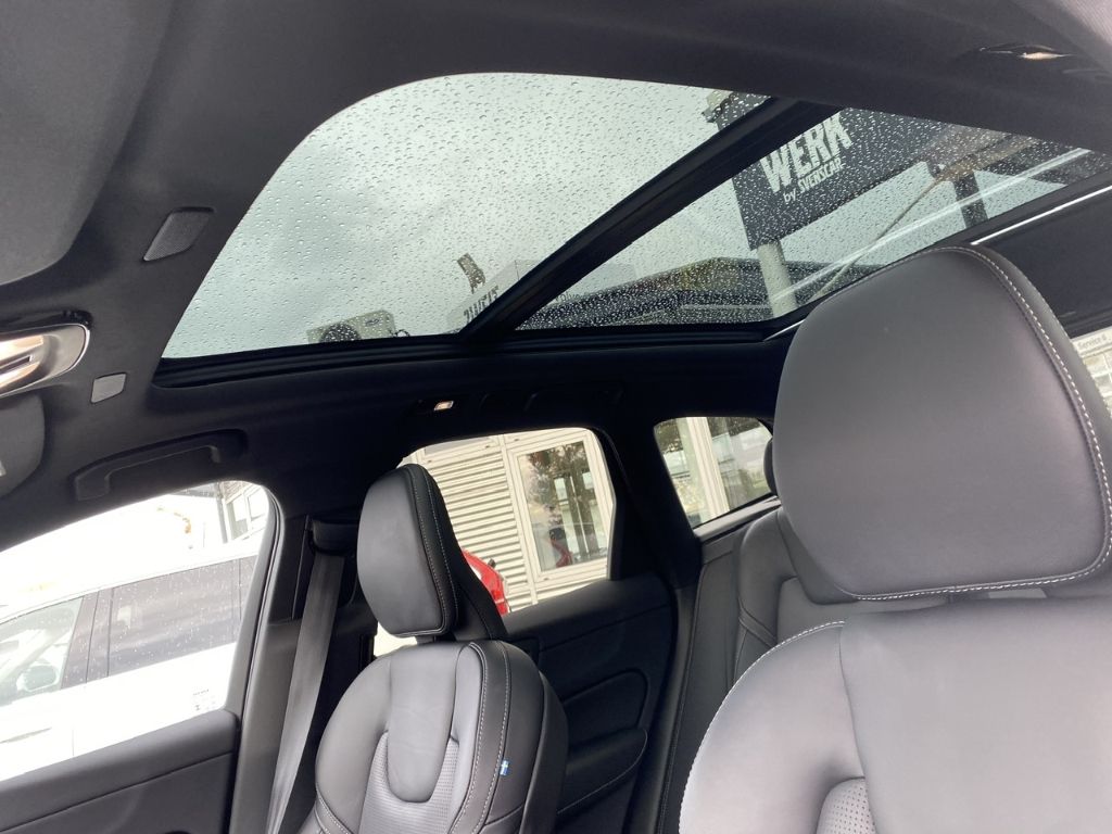 Volvo XC60 R-Design T6 AWD Recharge Plug-In Hybrid AWD