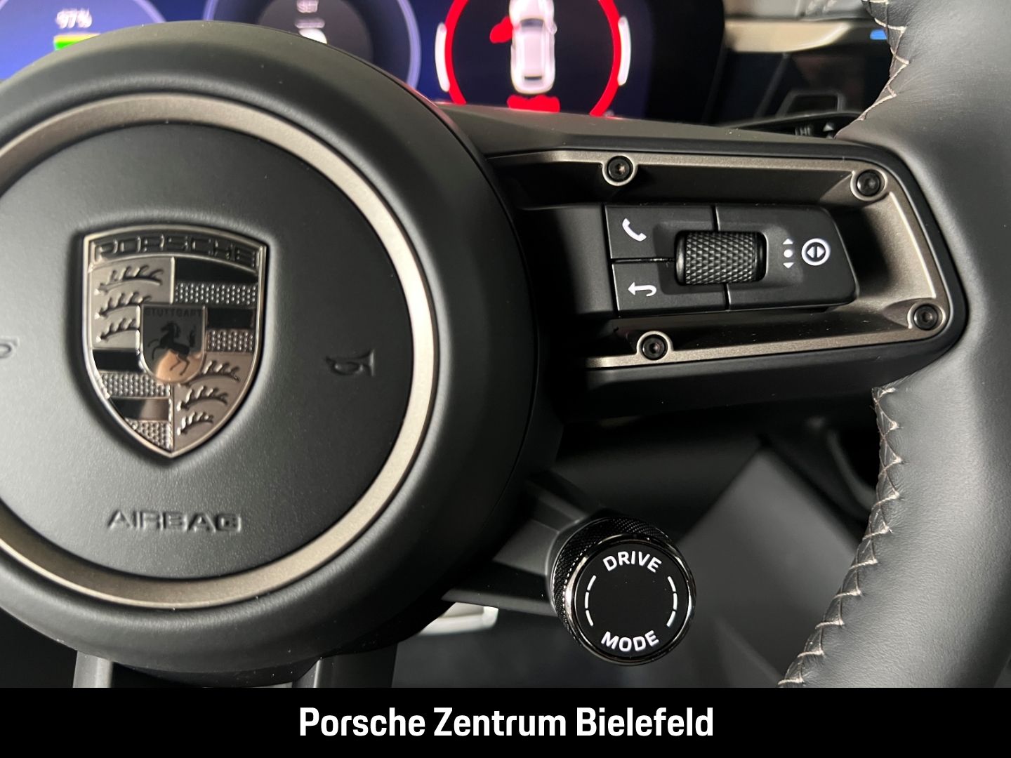 Porsche Macan Turbo Burmester Luftfederung Panoramadach