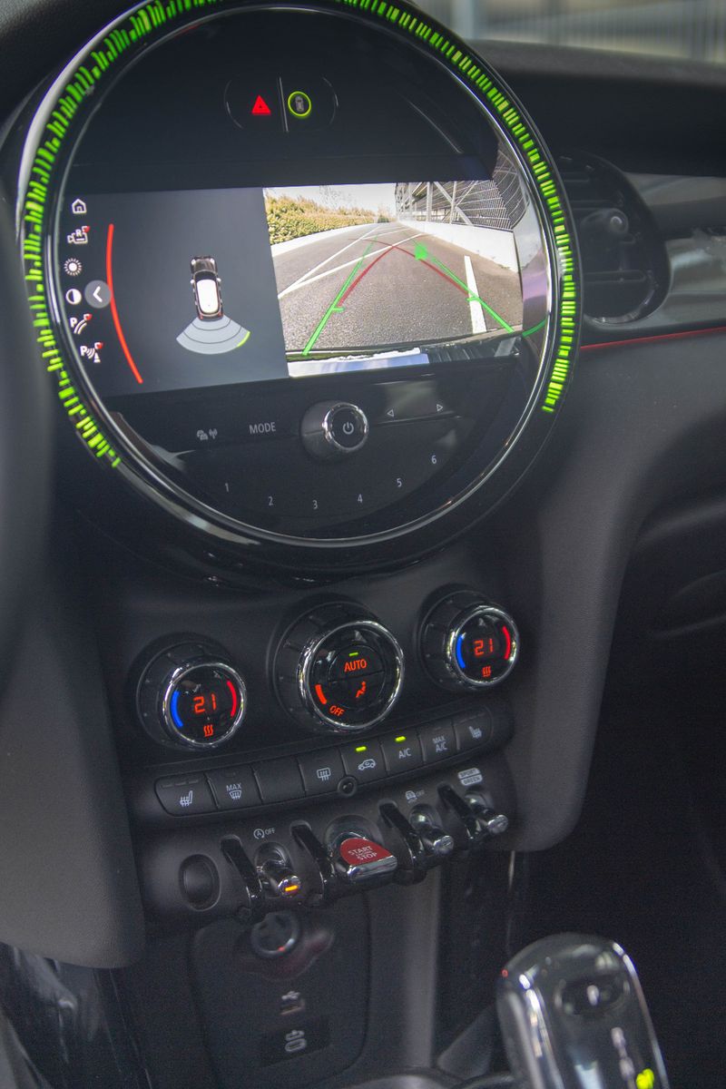 MINI Cooper *Yours Trim* - Samsaru's Car Outlet