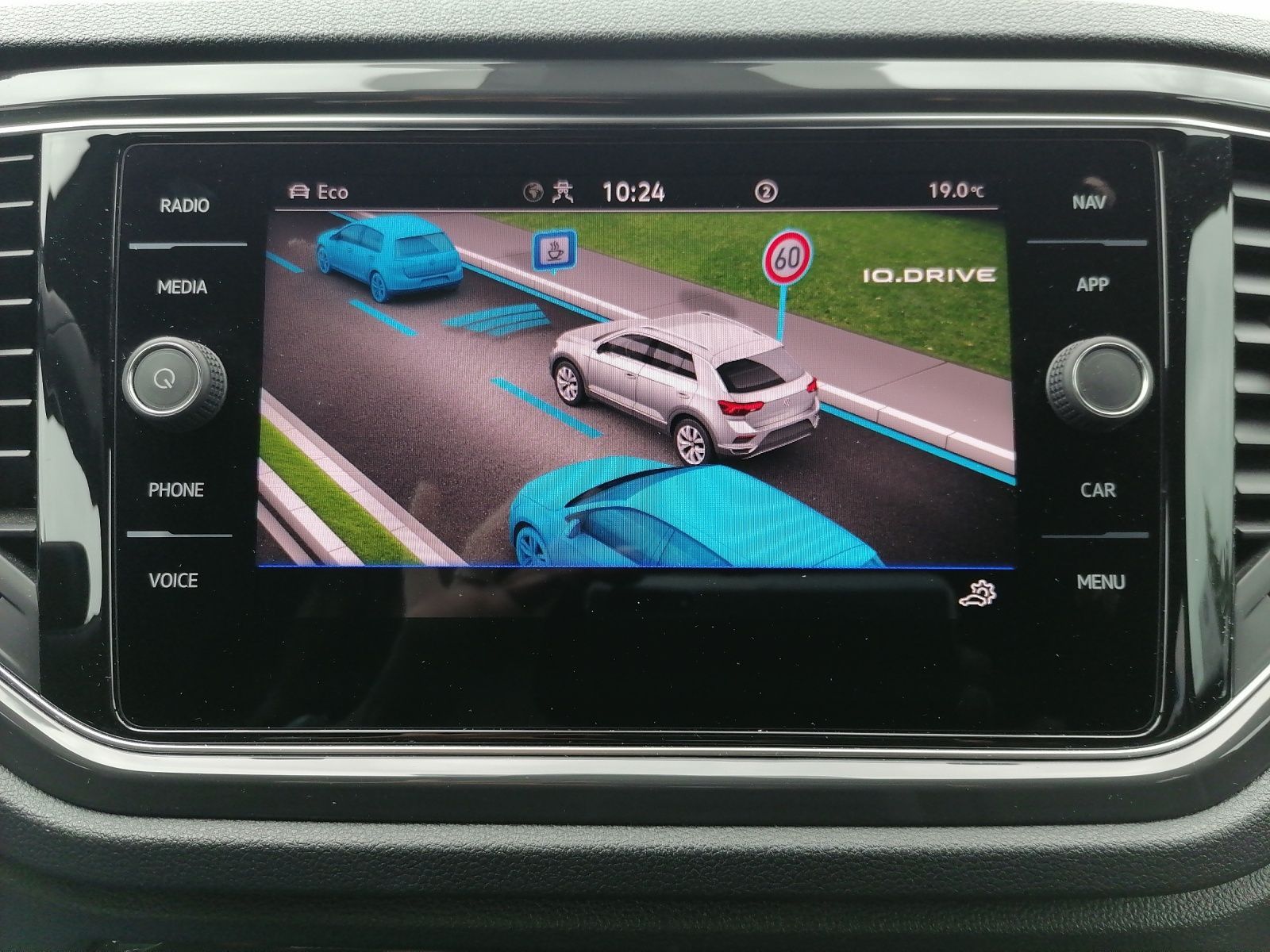 Volkswagen T-ROC Sport TSI - Samsaru's Car Outlet