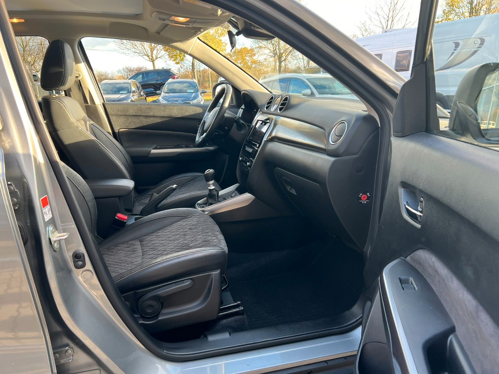 Suzuki Vitara 1.4 Mild-Hybrid Comfort+ - Samsaru's Car Outlet