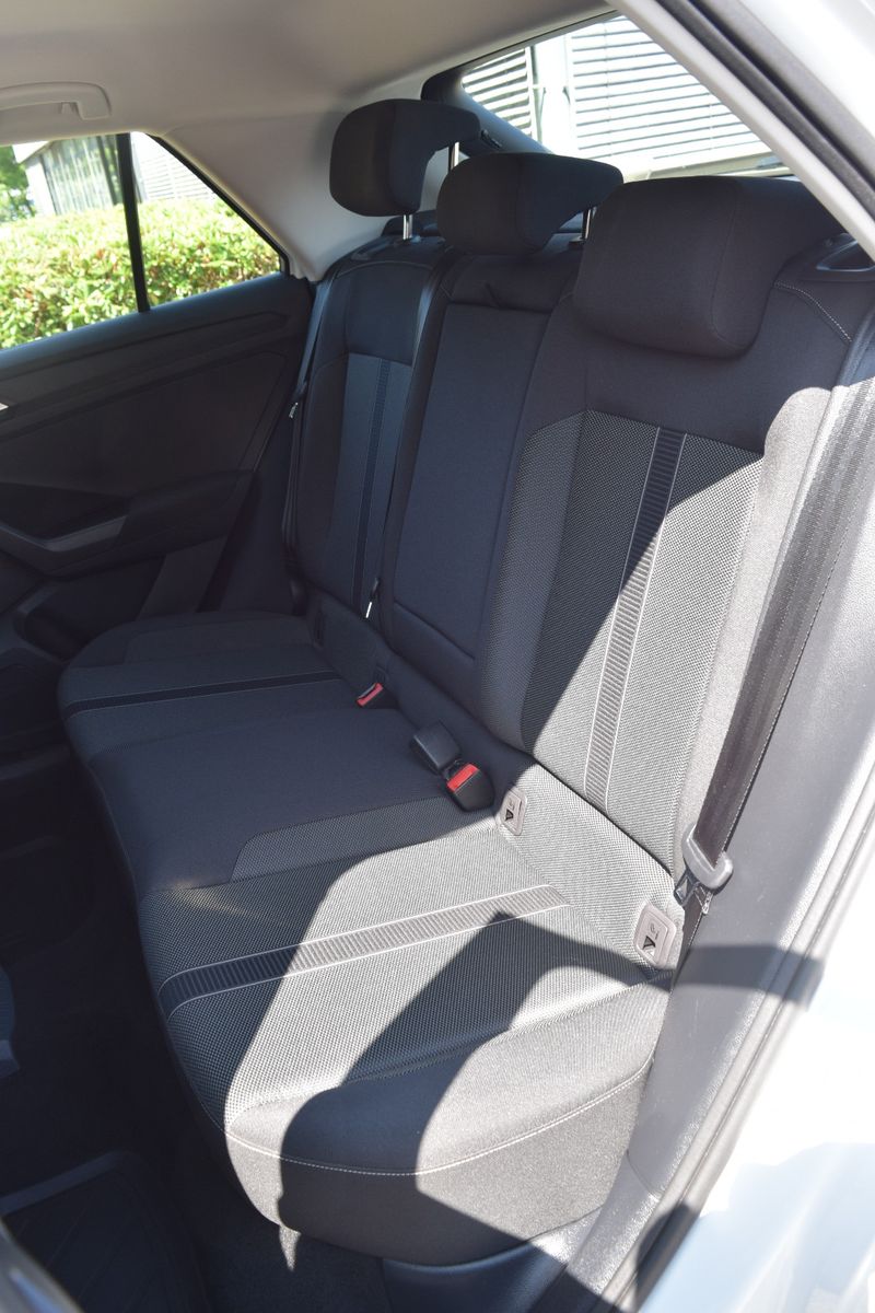Volkswagen T-Roc Life - Samsaru's Car Outlet