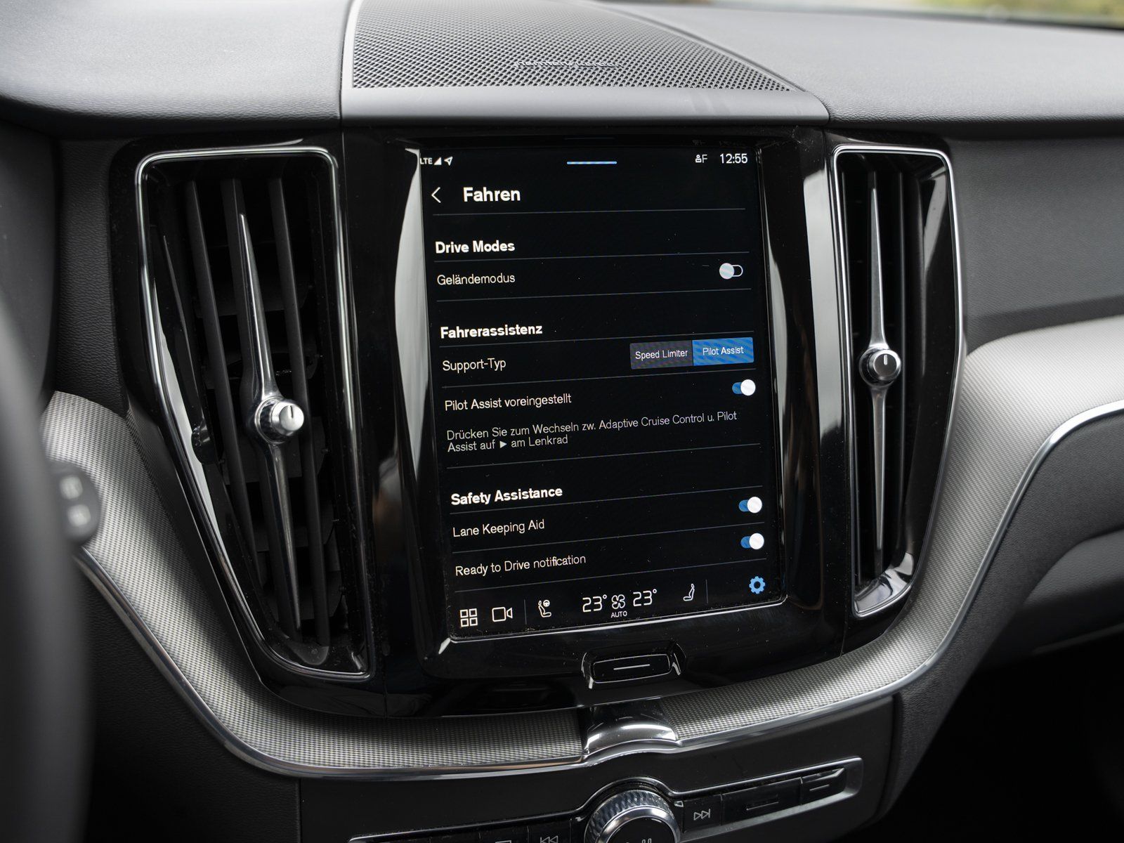 Volvo XC 60 B4 AWD Plus Dark