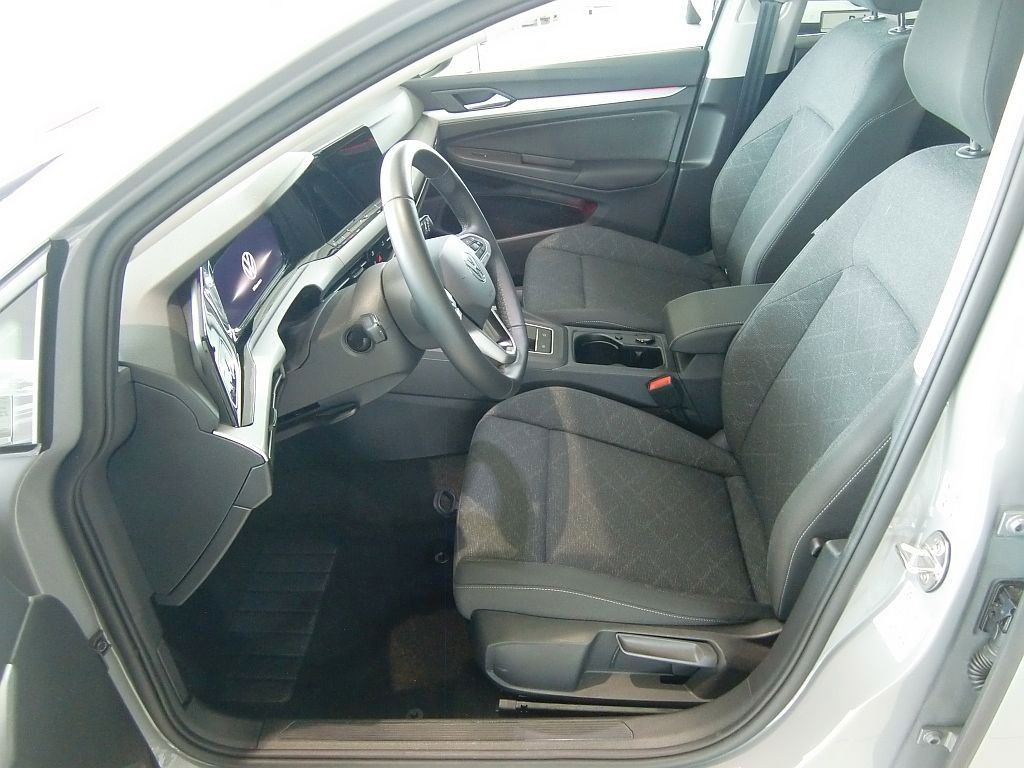 Volkswagen Golf VIII 1.5 TSI Life - Samsaru's Car Outlet