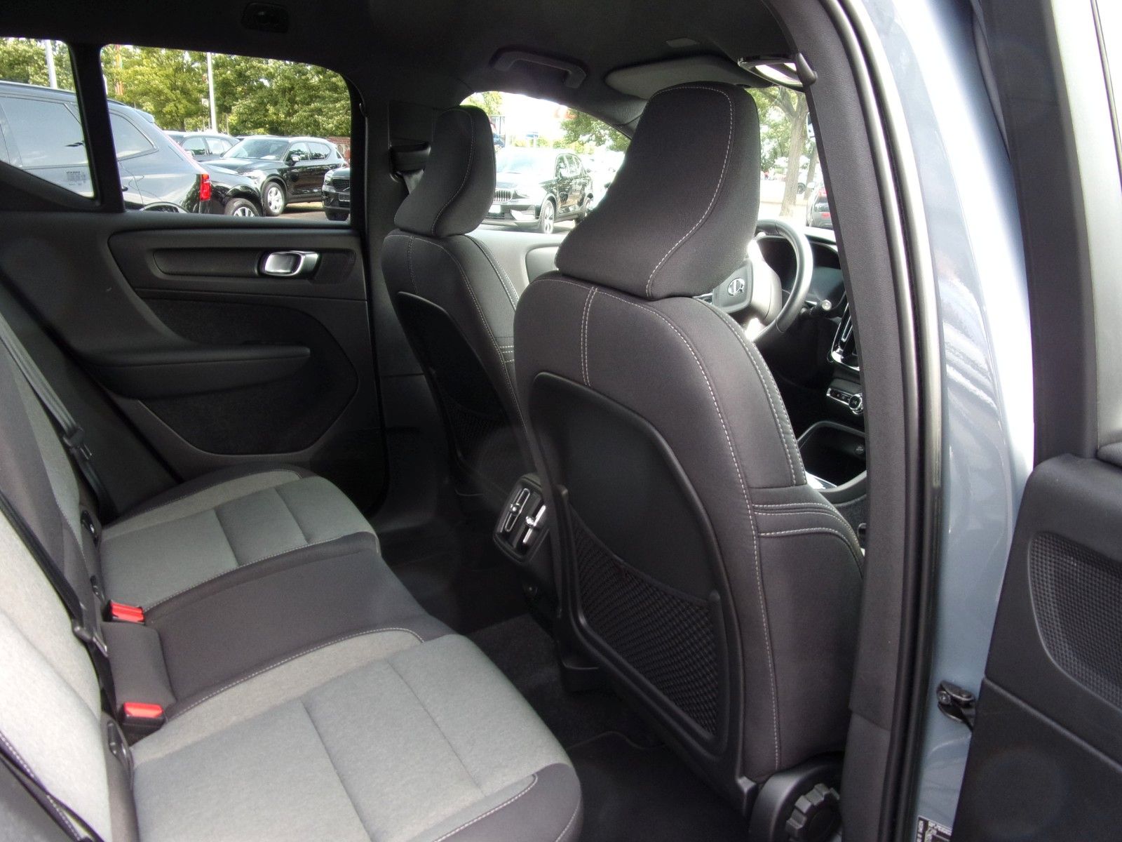 Volvo XC 40 B3 Core 2WD - Samsaru's Car Outlet