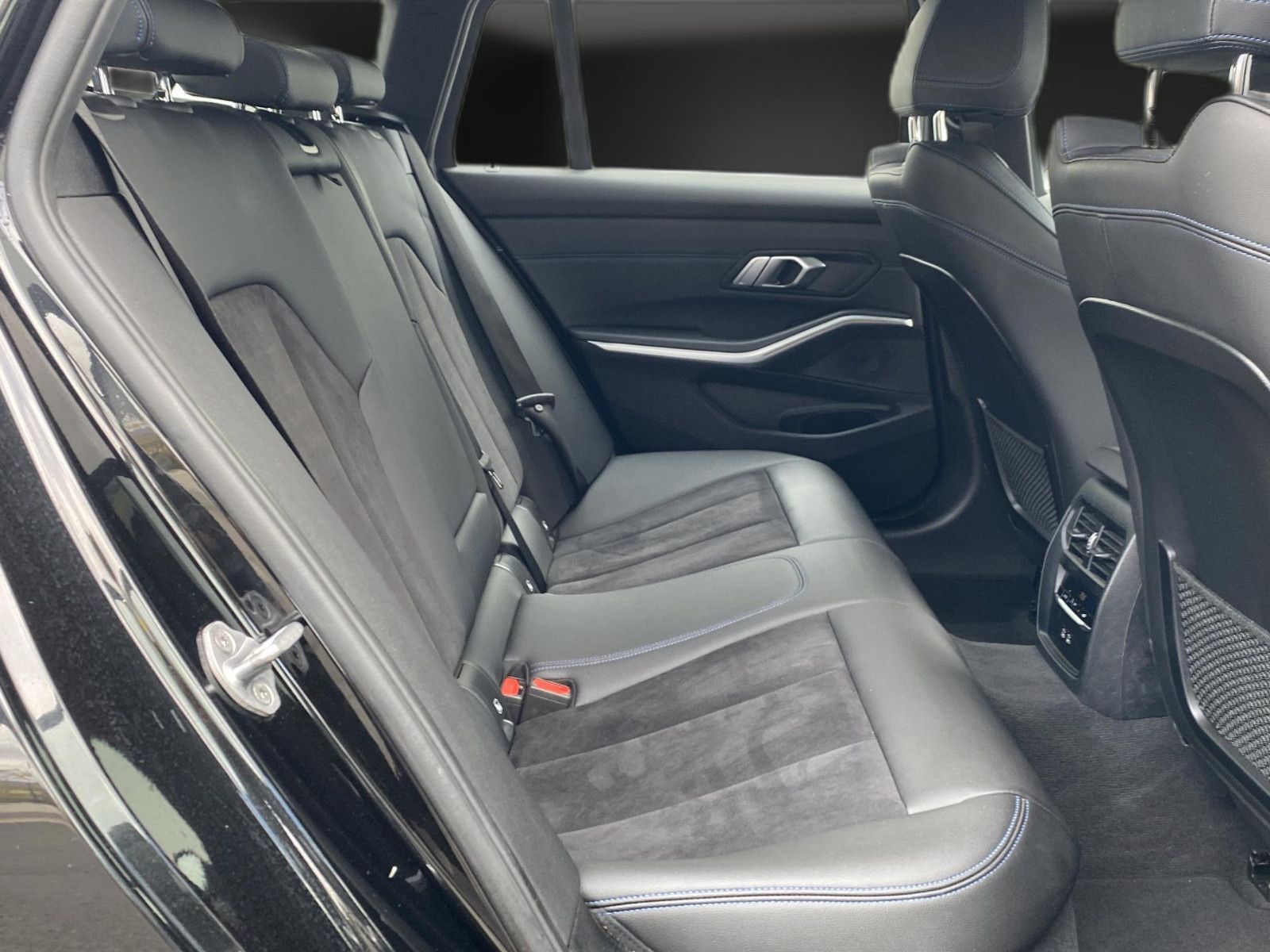 BMW 320 d xD M Sport - Samsaru's Car Outlet