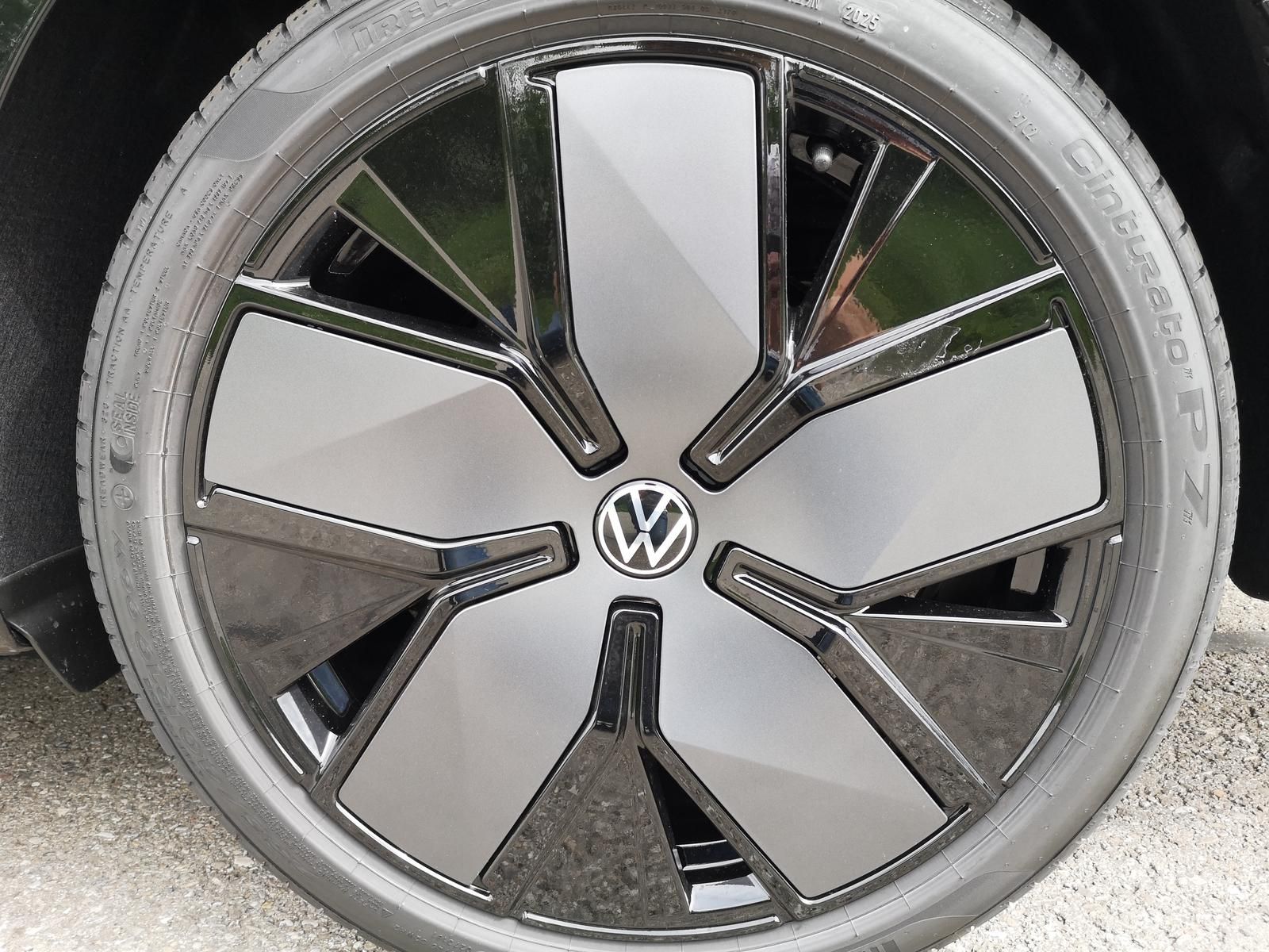 Volkswagen Passat Variant 2.0 TDI DSG 4Motion R-Line Pano 1