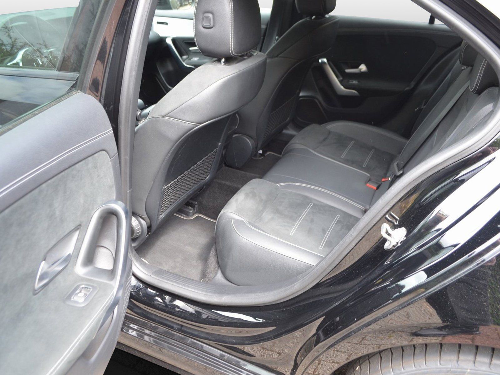 Mercedes-Benz e HYBR EDITION 2020 AMG - Samsaru's Car Outlet