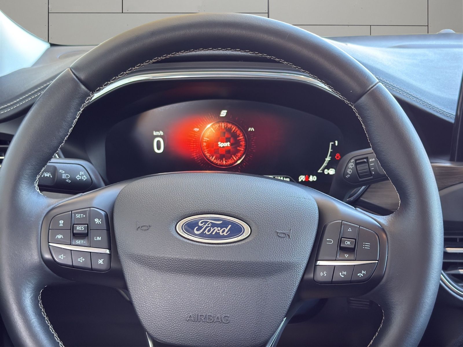 Ford Focus 2.0 Vignale - Samsaru's Car Outlet