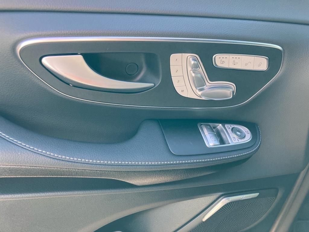 Mercedes-Benz V 300 d 4M AVANTGARDE - Samsaru's Car Outlet