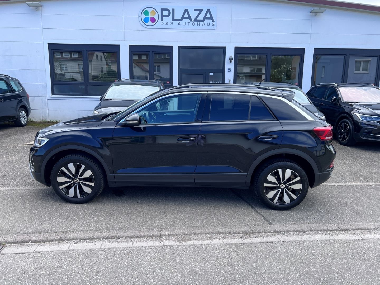 Volkswagen T-Roc 1.0TSI Move - Samsaru's Car Outlet