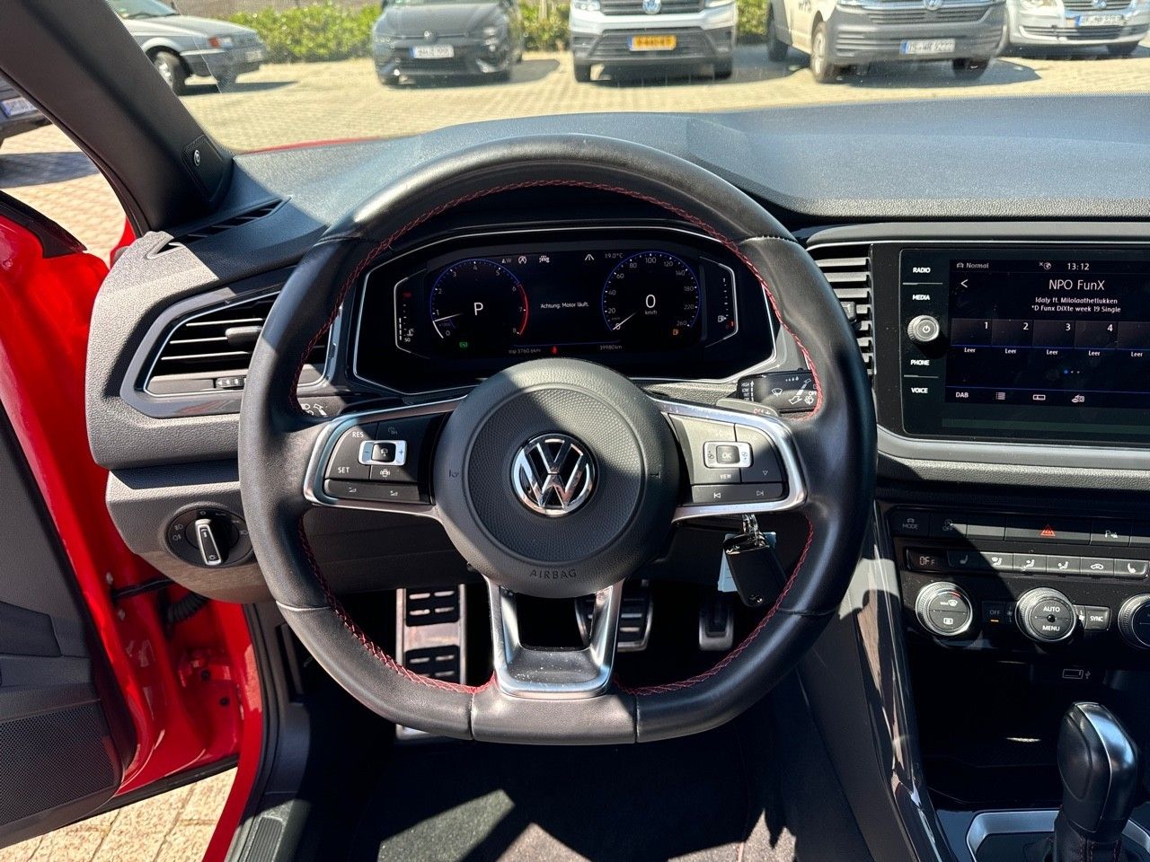 Volkswagen T-Roc Sport - Samsaru's Car Outlet