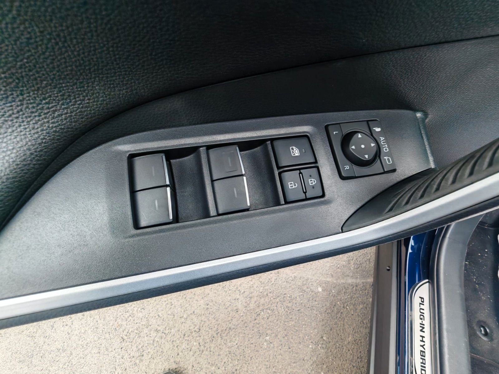Toyota RAV 4 Plug-in Hybrid 4x4 Teamplayer Neu