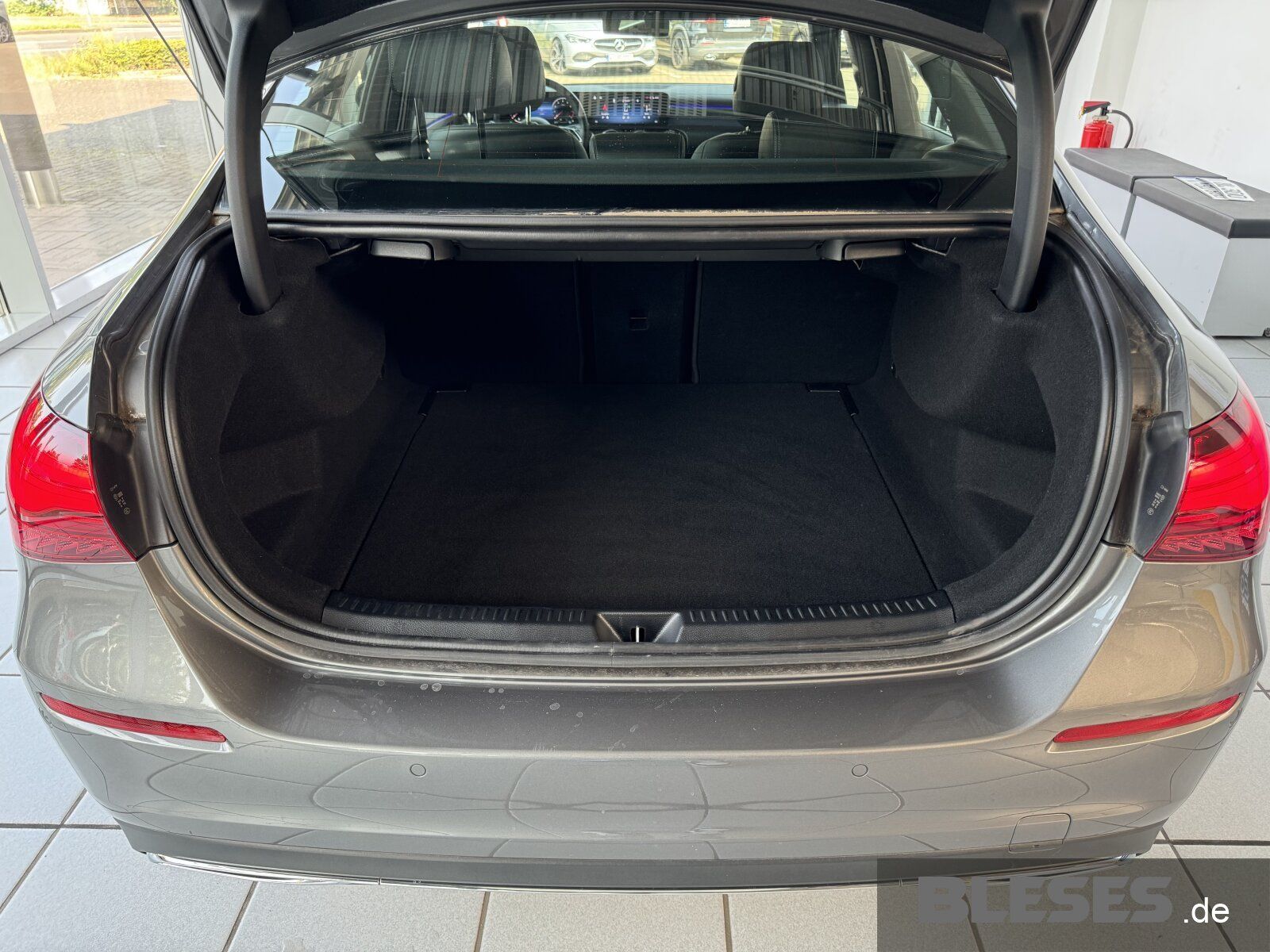 Mercedes-Benz A 200 Limousine - Samsaru's Car Outlet